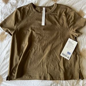 Lululemon crop top size 6